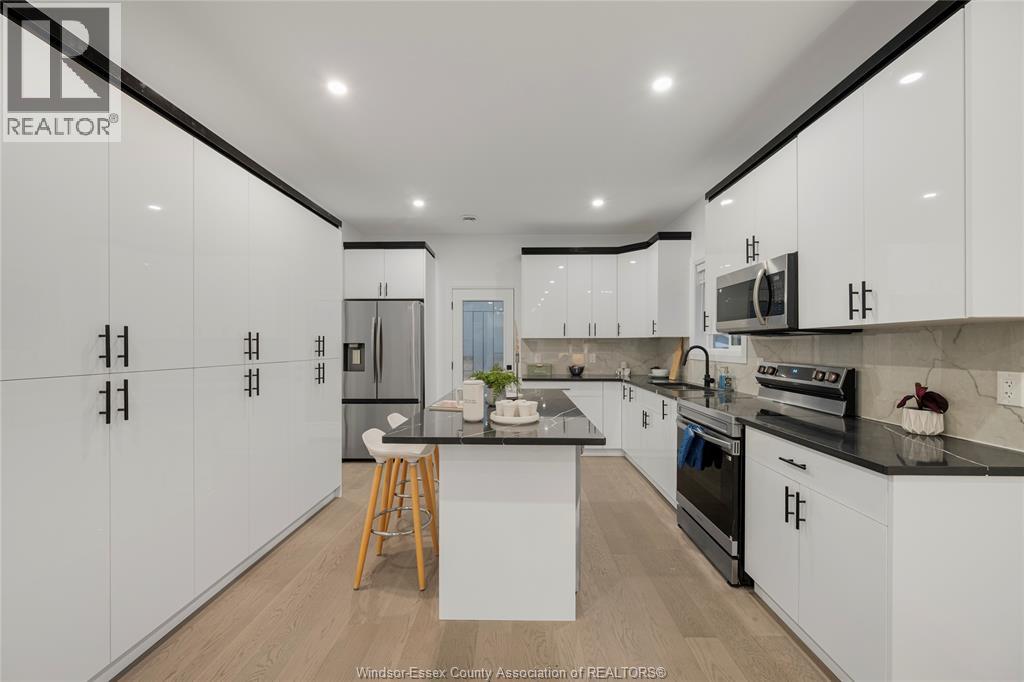 659 Alexandrine, Windsor, Ontario  N8X 3C1 - Photo 9 - 26001560