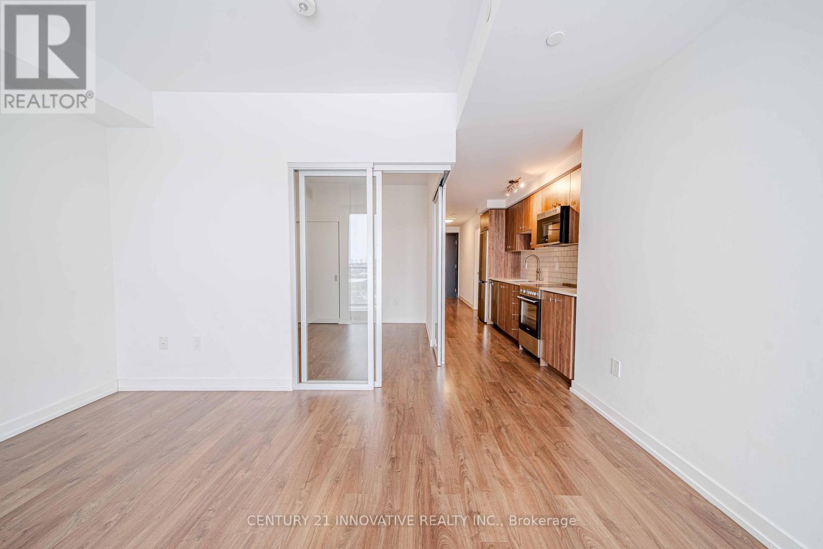 1005 - 15 Wellington Street S, Kitchener, Ontario  N2G 0E4 - Photo 12 - X12714236