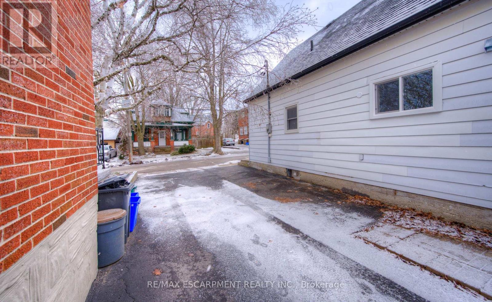 30 Young Street W, Waterloo, Ontario  N2L 2Z1 - Photo 19 - X12714268