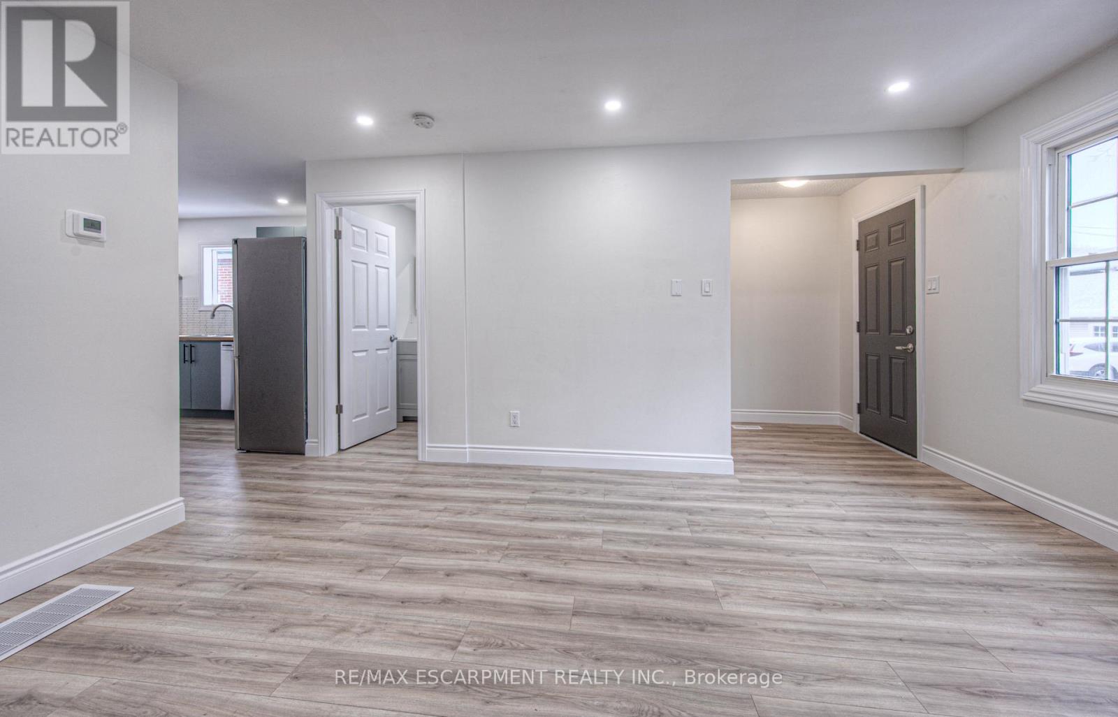 30 Young Street W, Waterloo, Ontario  N2L 2Z1 - Photo 4 - X12714268