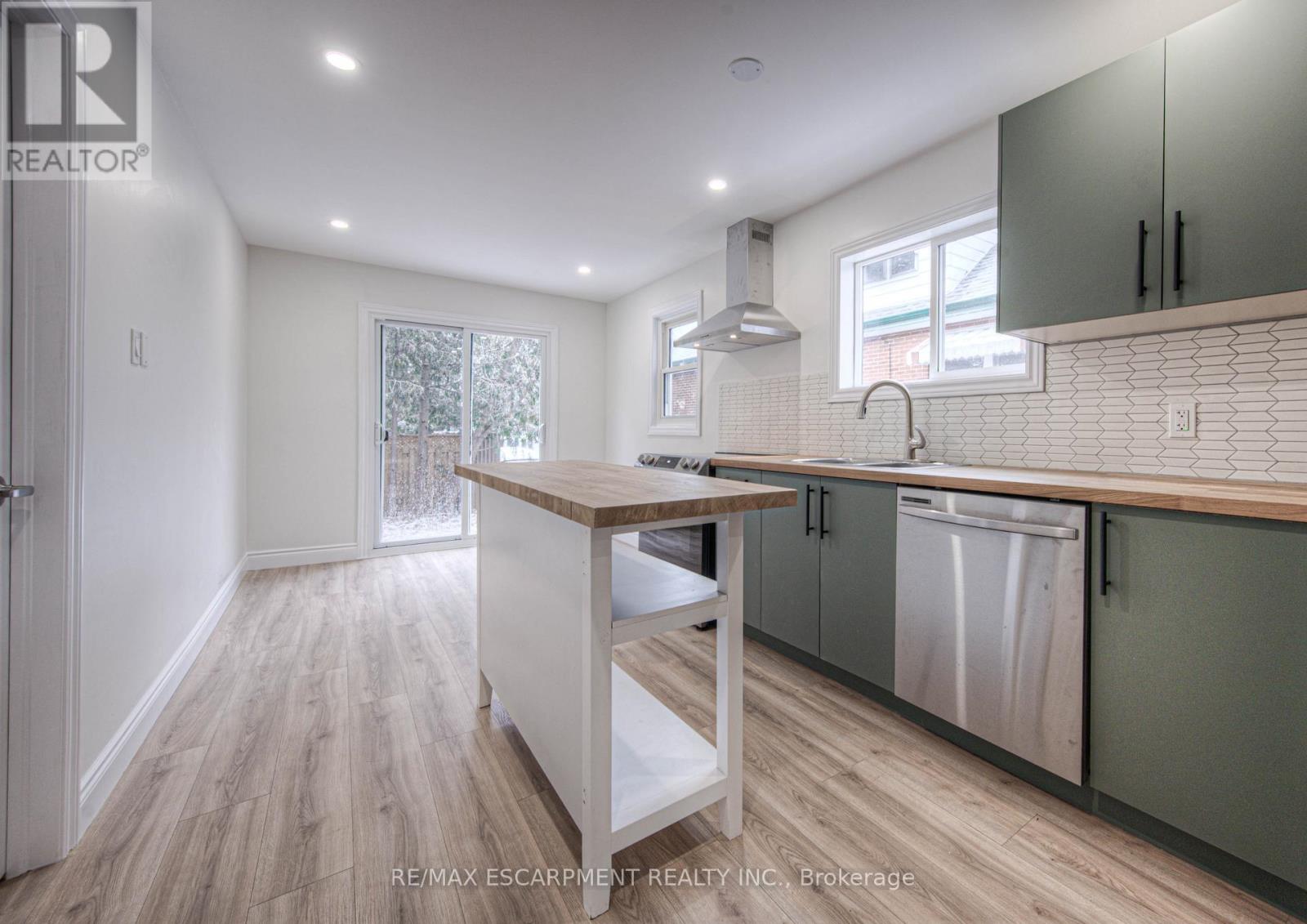 30 Young Street W, Waterloo, Ontario  N2L 2Z1 - Photo 6 - X12714268