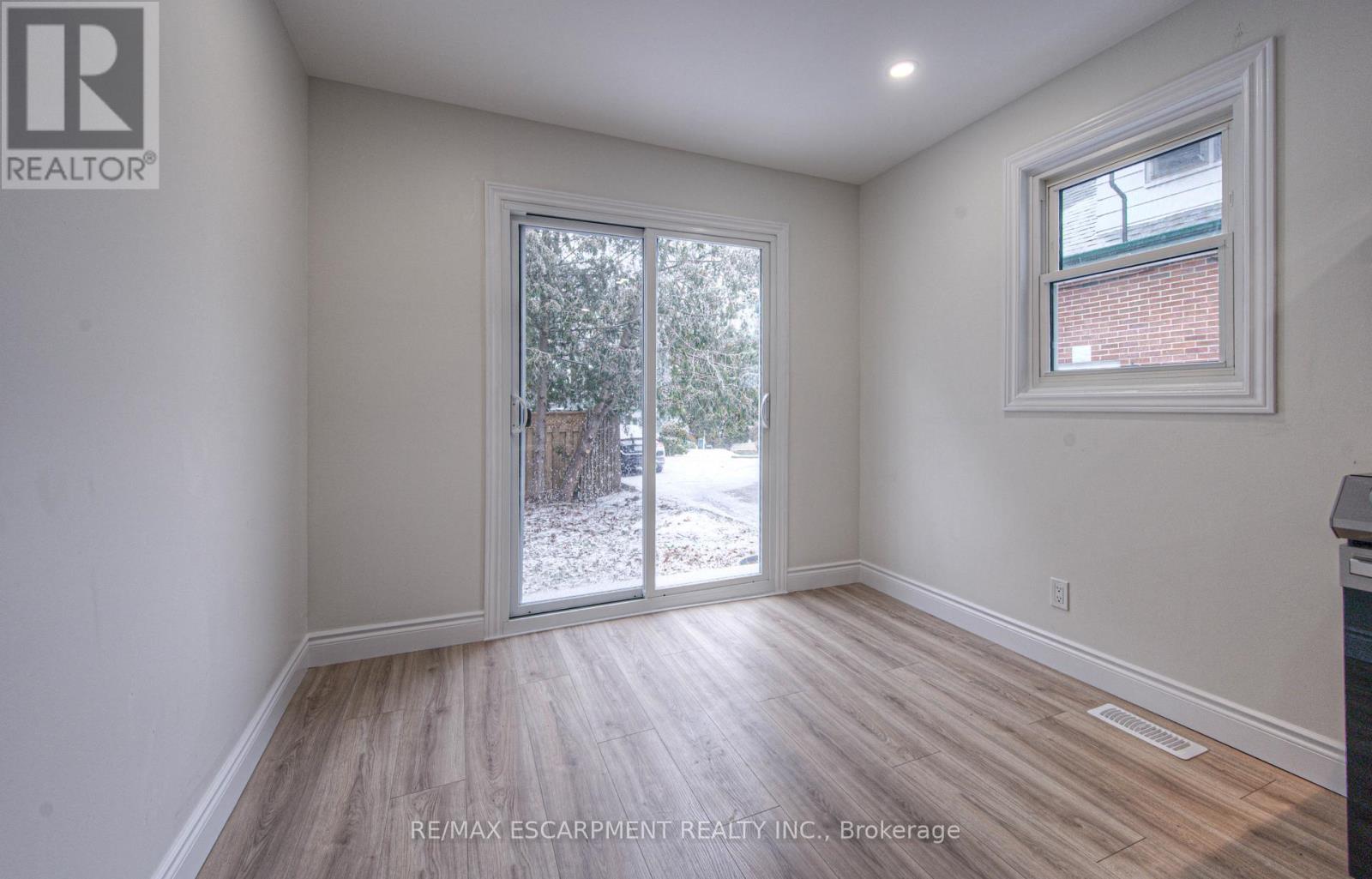 30 Young Street W, Waterloo, Ontario  N2L 2Z1 - Photo 9 - X12714268