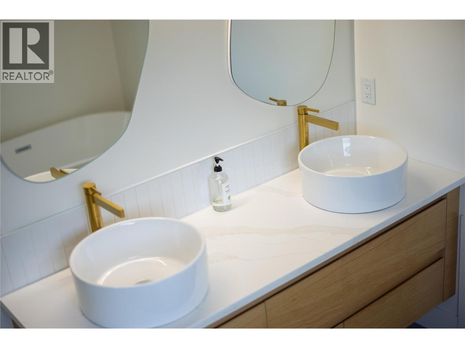 773 Sutherland Avenue, Kelowna, British Columbia  V1Y 5X4 - Photo 32 - 10372497