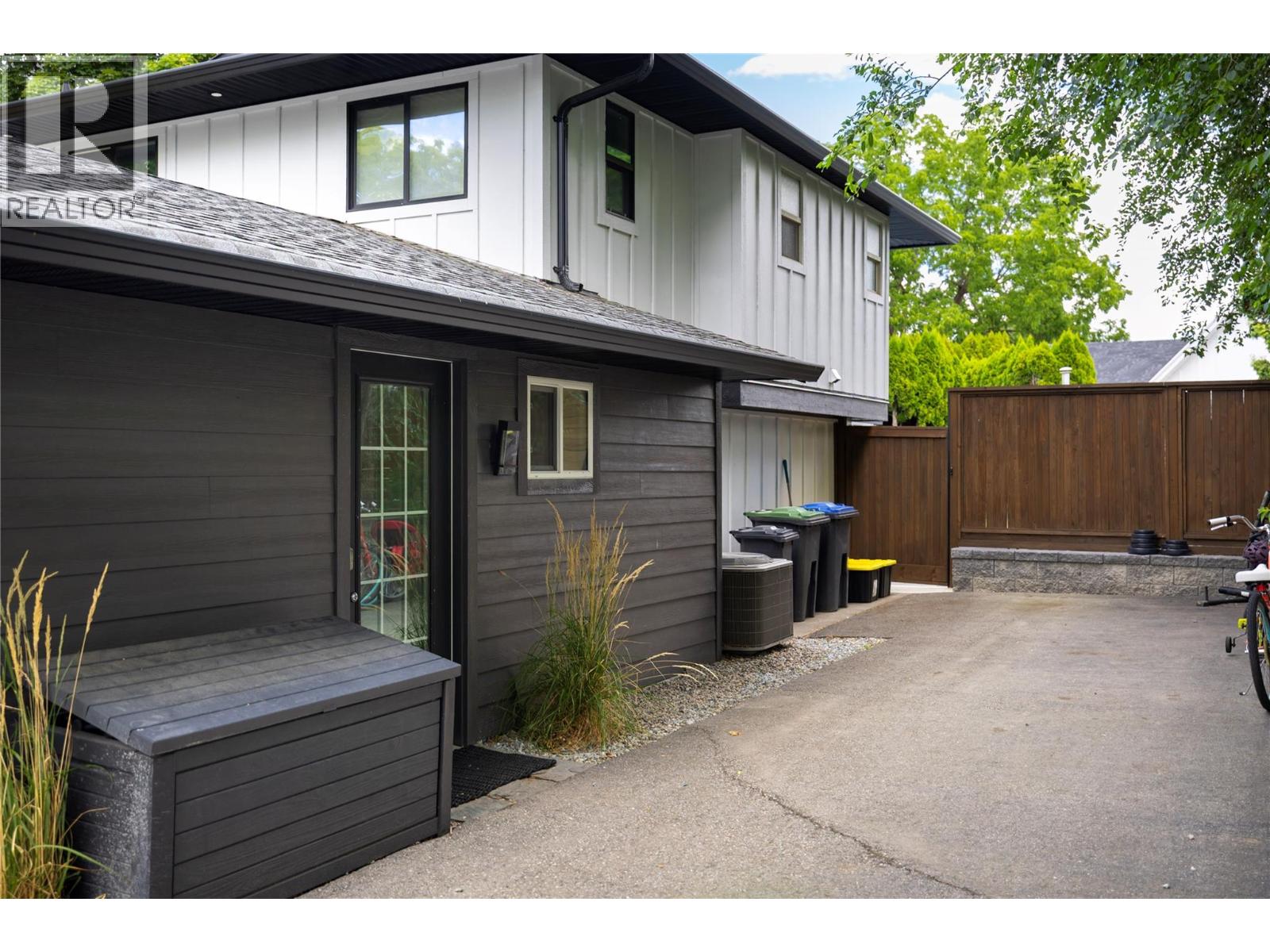 4265 Lakeshore Road, Kelowna, British Columbia V1W 1W2 - Photo 63 - 10373099