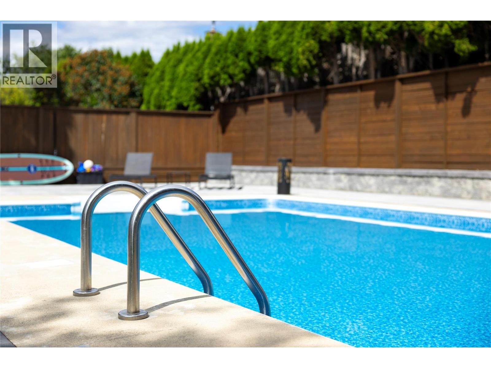 4265 Lakeshore Road, Kelowna, British Columbia V1W 1W2 - Photo 48 - 10373099