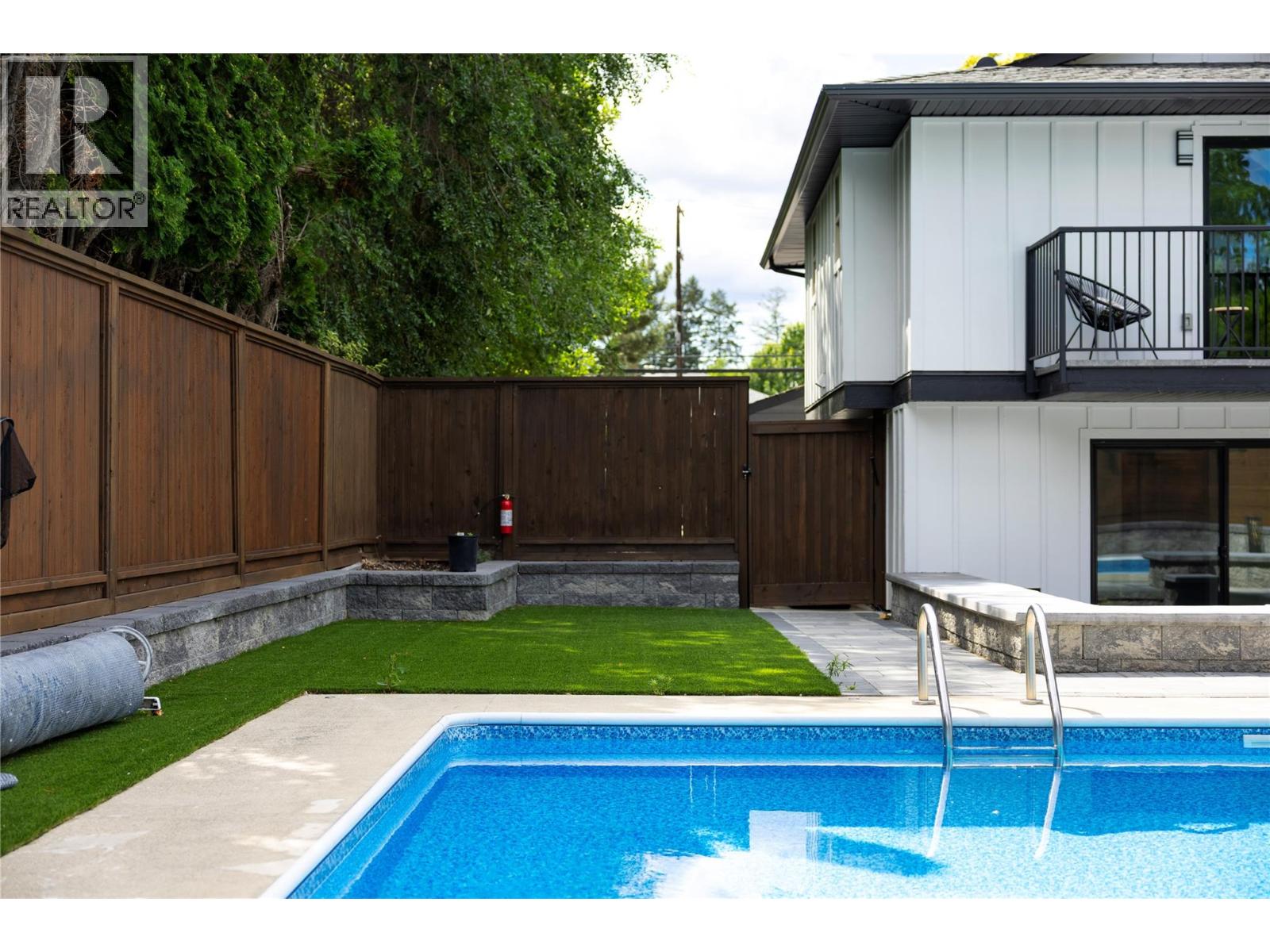 4265 Lakeshore Road, Kelowna, British Columbia V1W 1W2 - Photo 43 - 10373099