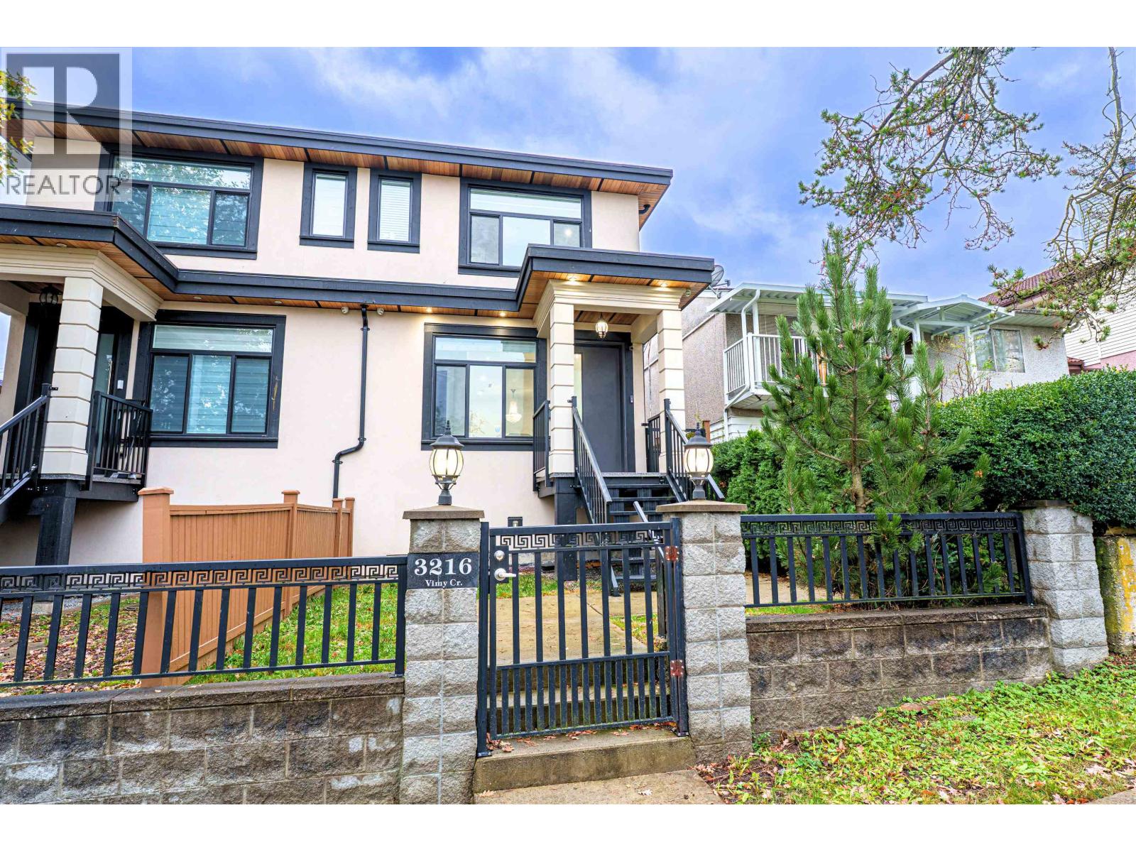 3216 Vimy Crescent, Vancouver, British Columbia  V5M 4B4 - Photo 1 - R3076001