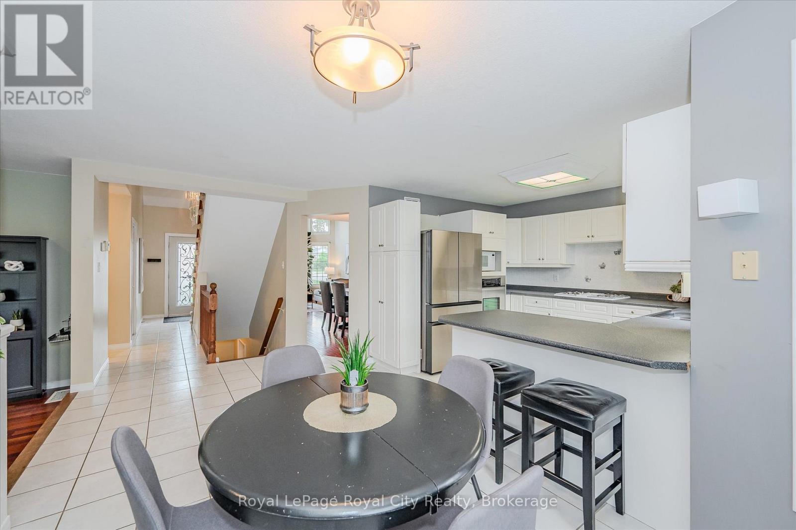 2 Oakridge Crescent, Guelph, Ontario N1L 1J1 - Photo 17 - X12714396