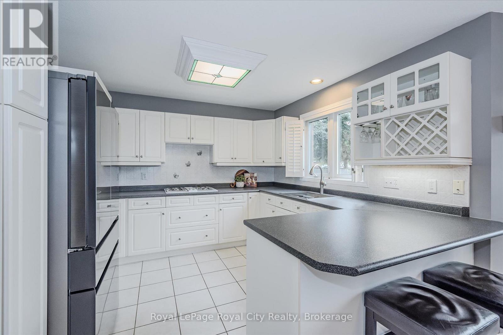 2 Oakridge Crescent, Guelph, Ontario N1L 1J1 - Photo 18 - X12714396