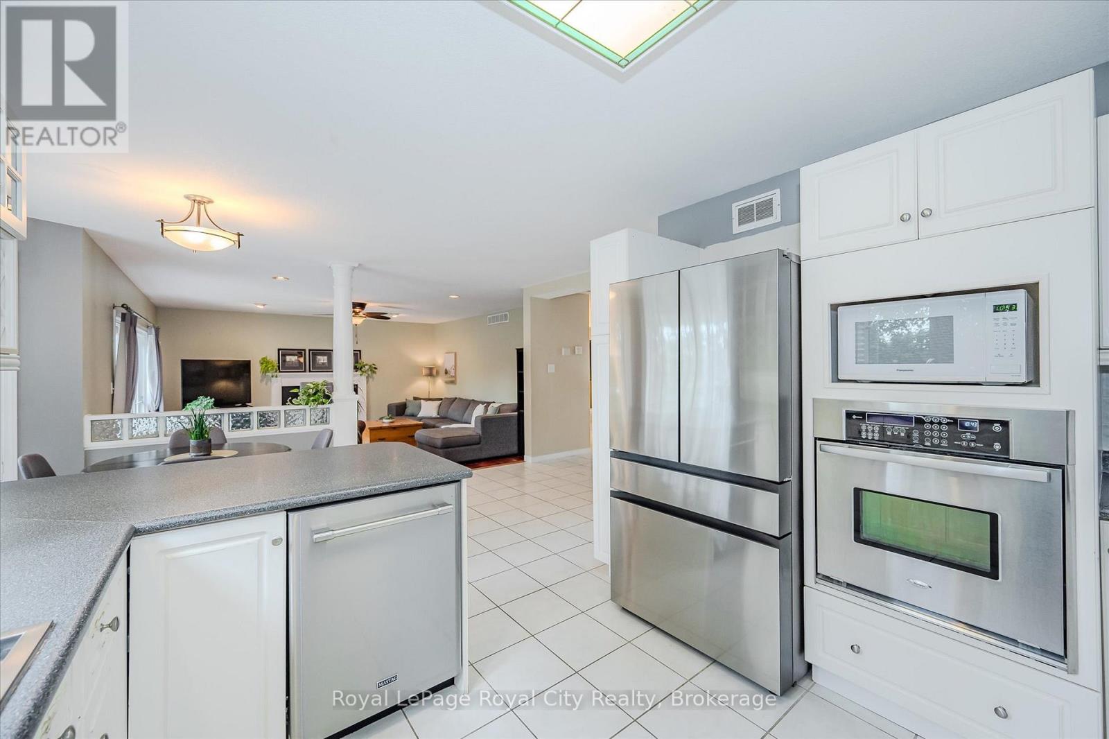 2 Oakridge Crescent, Guelph, Ontario N1L 1J1 - Photo 21 - X12714396