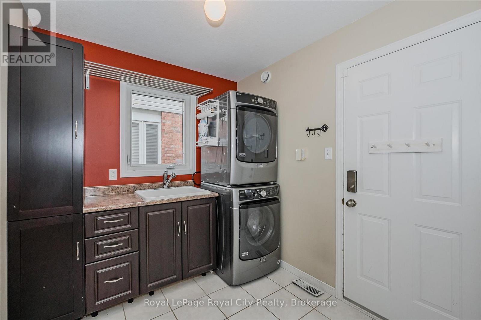 2 Oakridge Crescent, Guelph, Ontario N1L 1J1 - Photo 23 - X12714396