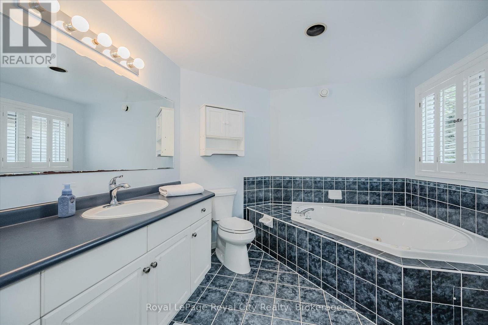 2 Oakridge Crescent, Guelph, Ontario N1L 1J1 - Photo 27 - X12714396