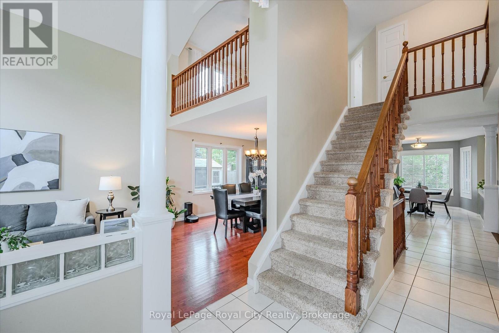 2 Oakridge Crescent, Guelph, Ontario N1L 1J1 - Photo 4 - X12714396