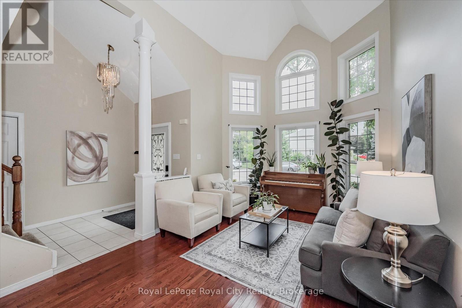 2 Oakridge Crescent, Guelph, Ontario N1L 1J1 - Photo 6 - X12714396