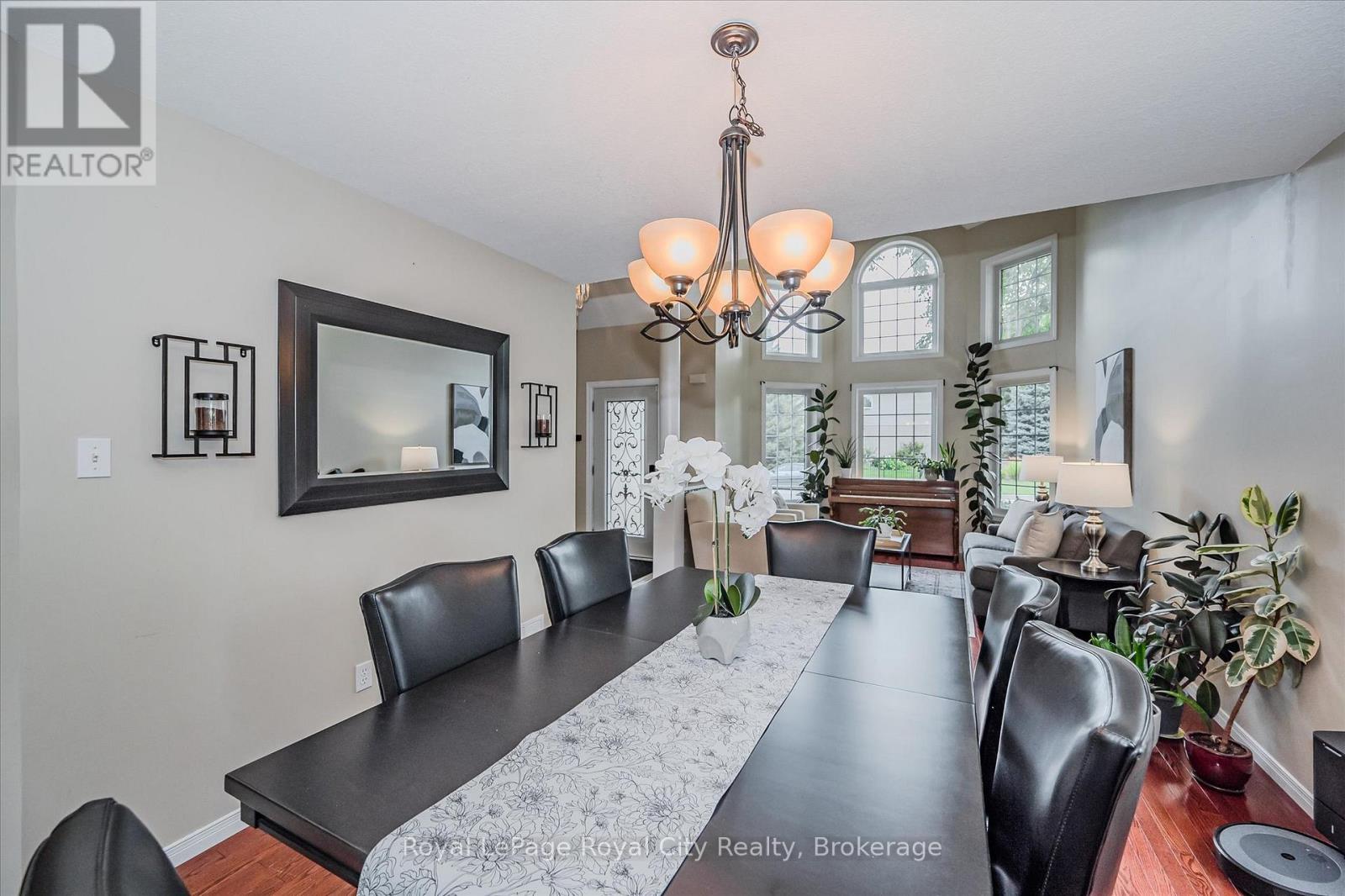 2 Oakridge Crescent, Guelph, Ontario N1L 1J1 - Photo 9 - X12714396