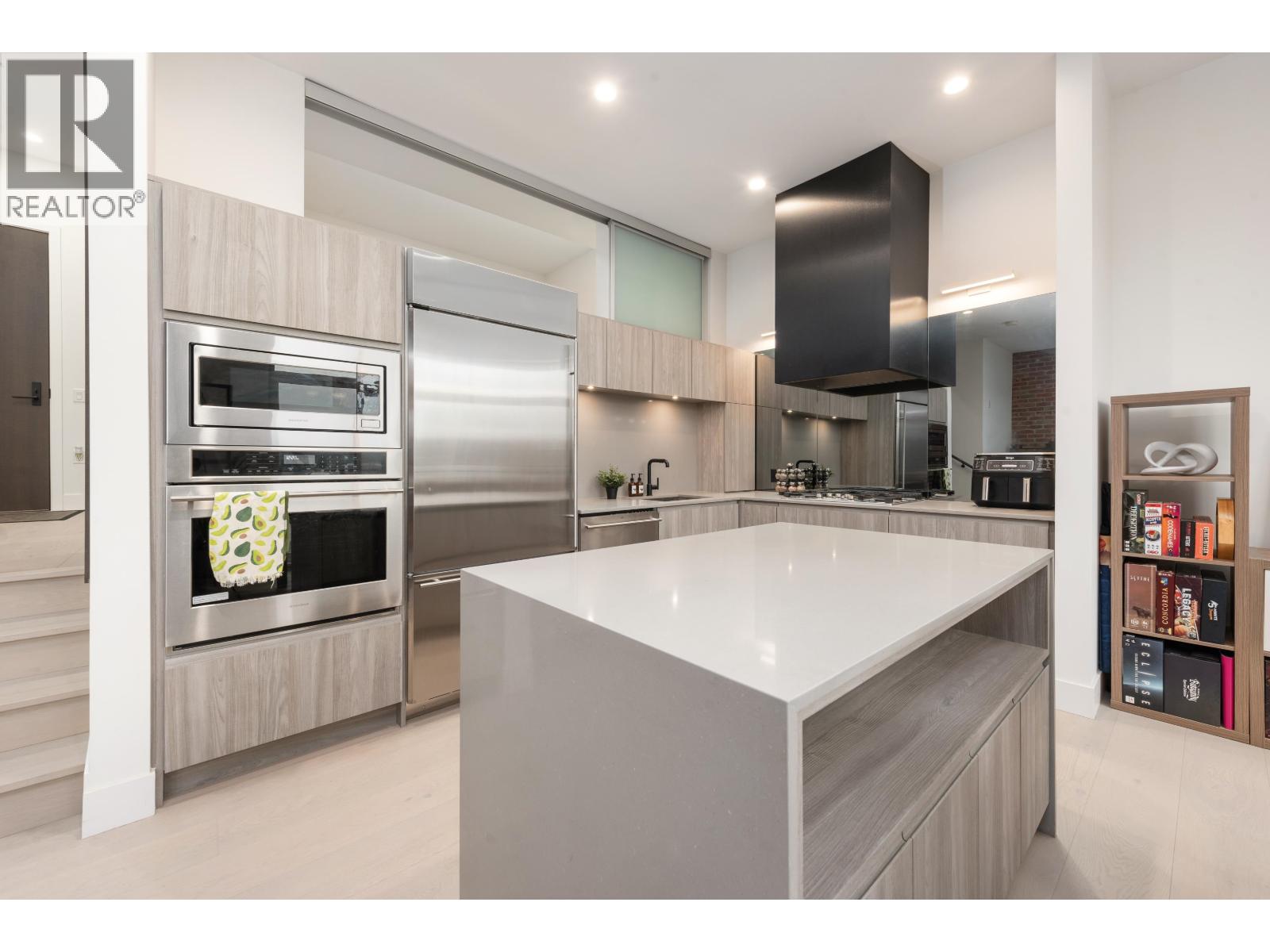 303 300 Salter Street, New Westminster, British Columbia  V3M 0L9 - Photo 5 - R3081275