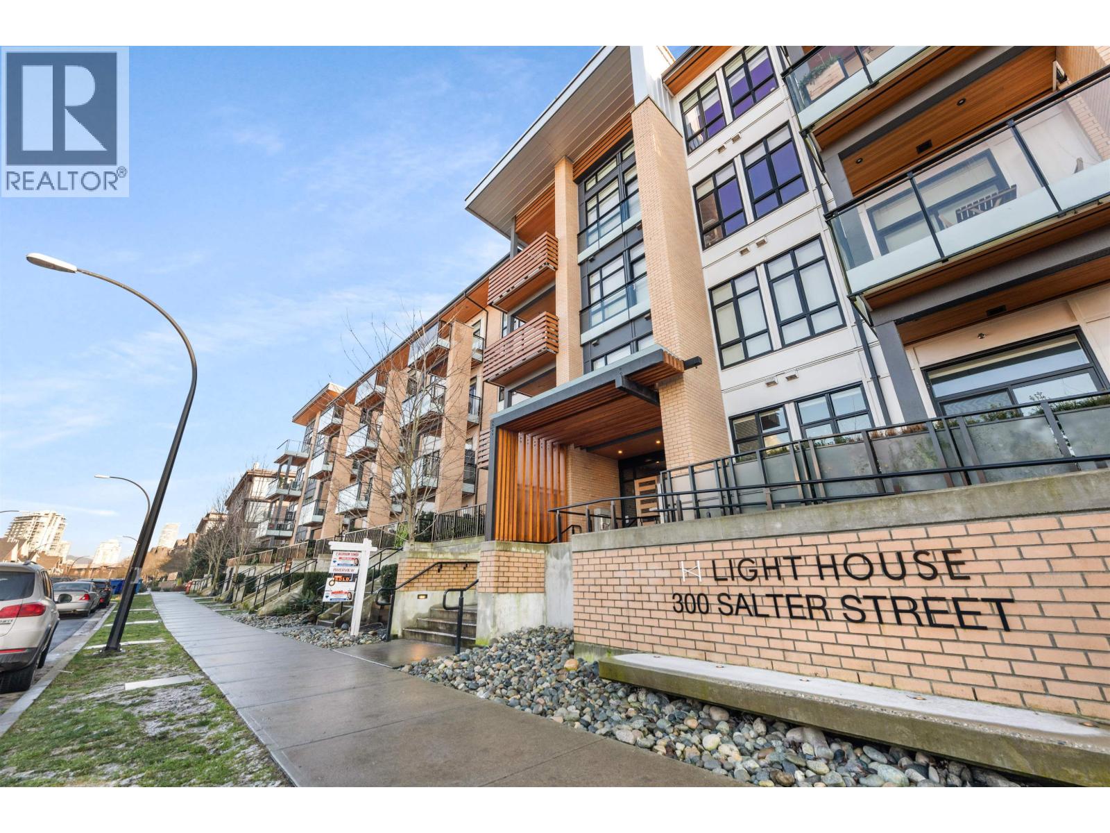 303 300 Salter Street, New Westminster, British Columbia  V3M 0L9 - Photo 1 - R3081275
