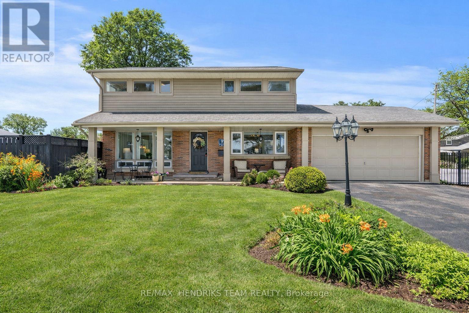 9 Rosemount Avenue, St. Catharines, Ontario  L2M 1Z4 - Photo 3 - X12710124