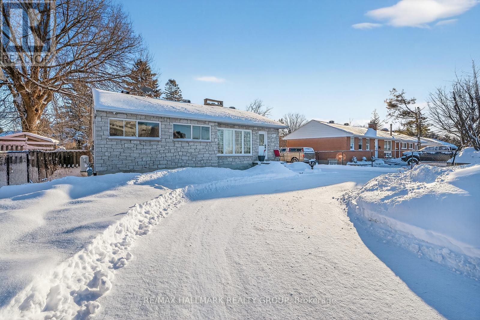 991 Blair Road, Ottawa, Ontario  K1J 7M9 - Photo 8 - X12714502