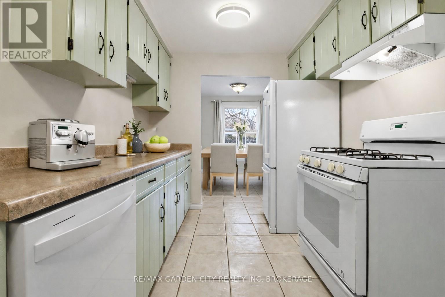 80 Bula Drive, St. Catharines (Lakeport), Ontario  L2N 6R7 - Photo 5 - X12714328