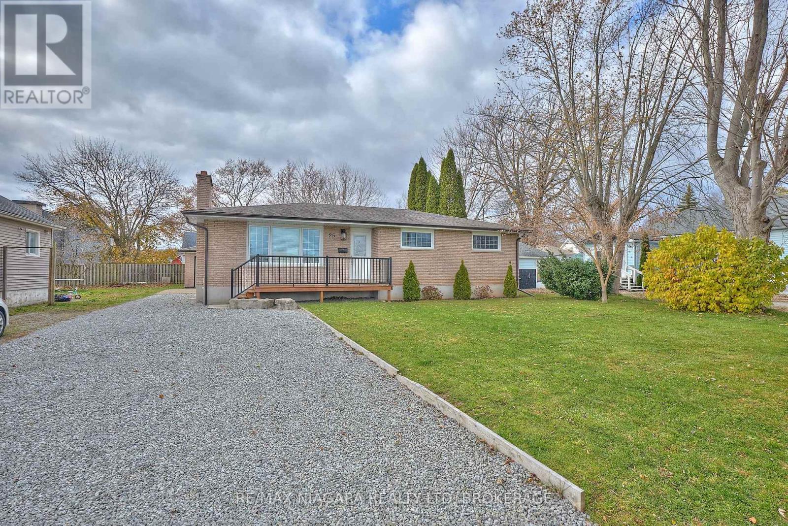 25 Rice Road, Welland (N. Welland), Ontario  L3C 2V4 - Photo 2 - X12714332