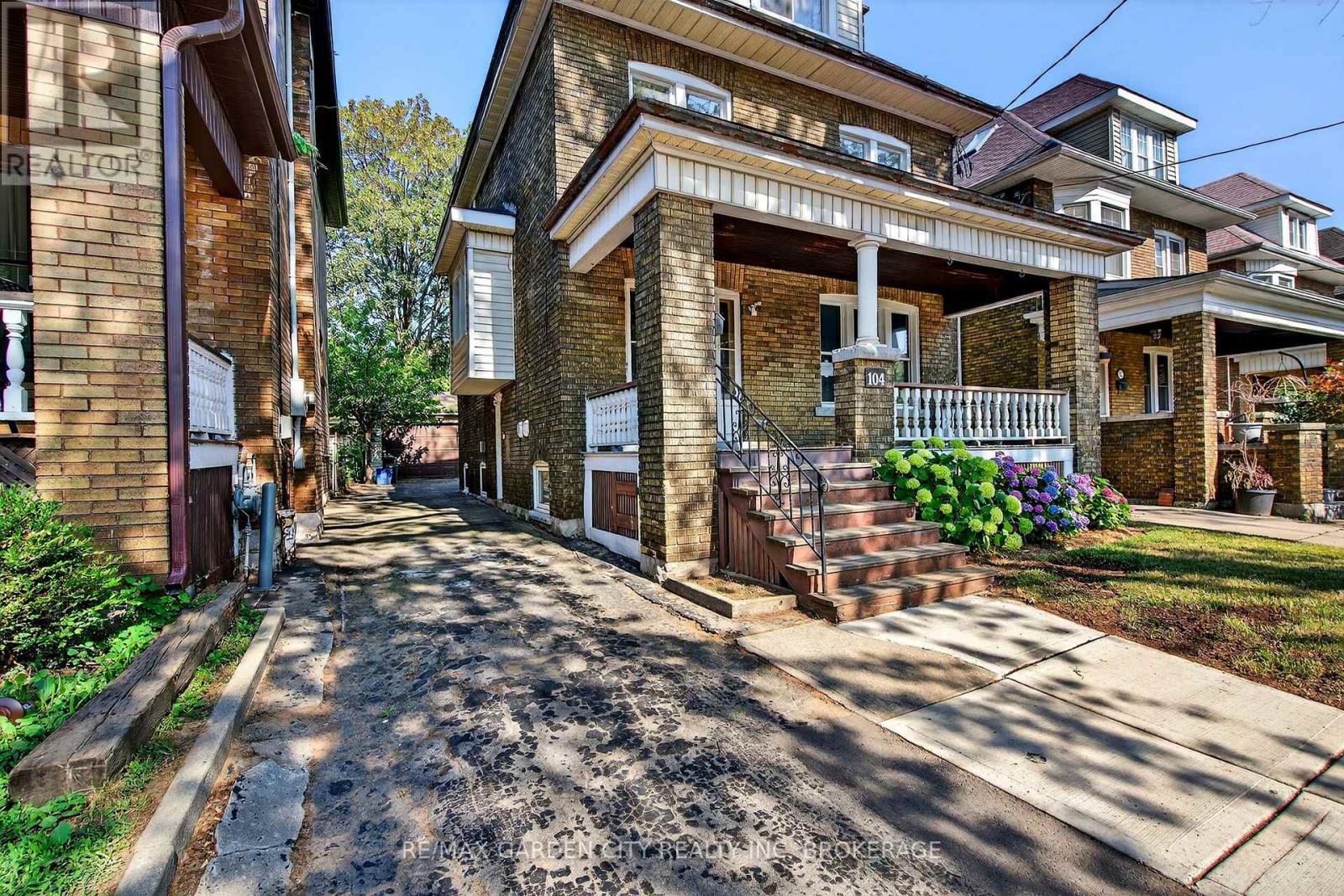 Main - 104 Carrick Avenue, Hamilton (Stripley), Ontario  L8M 2W6 - Photo 2 - X12714386