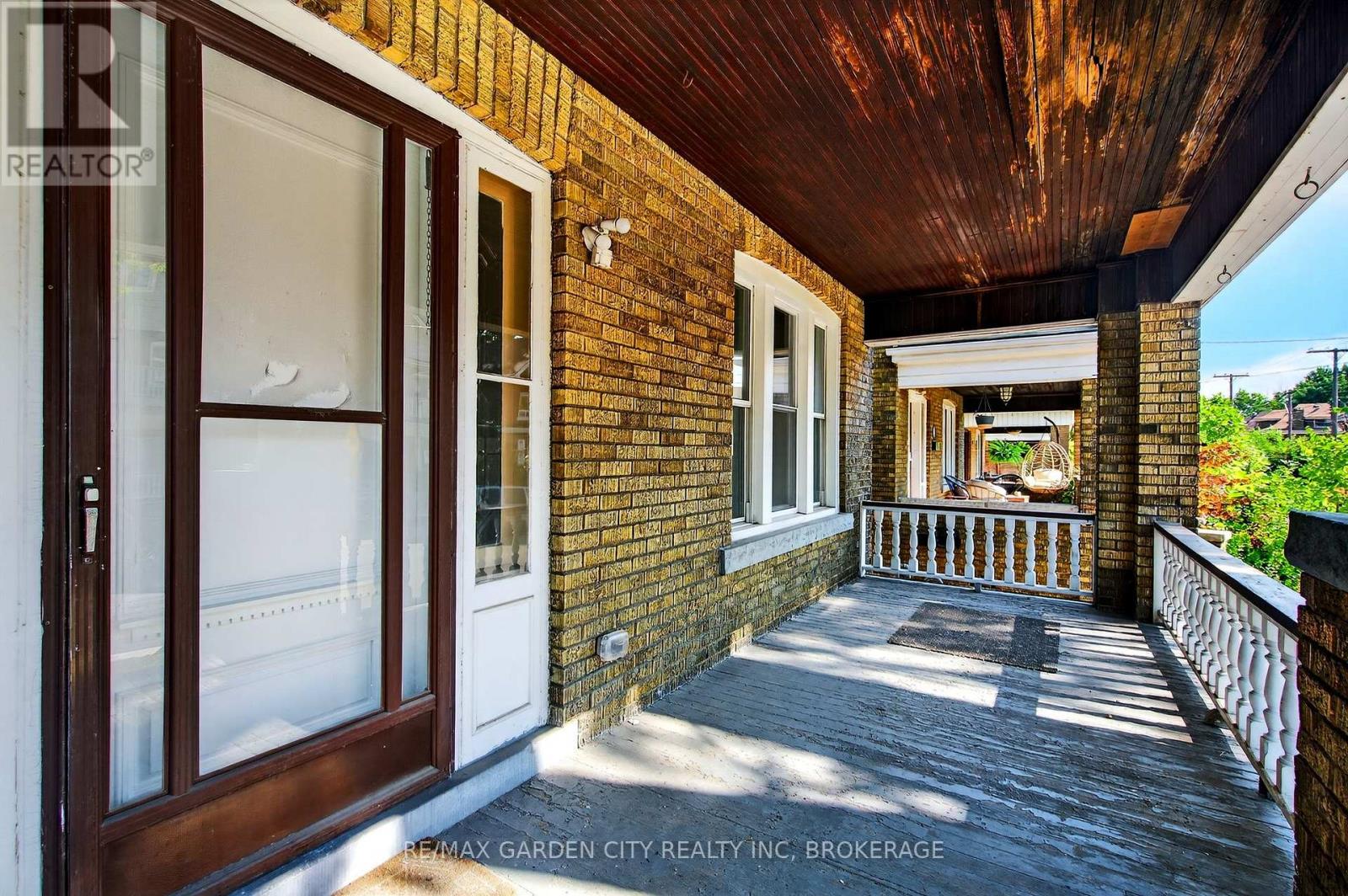 Main - 104 Carrick Avenue, Hamilton (Stripley), Ontario  L8M 2W6 - Photo 3 - X12714386