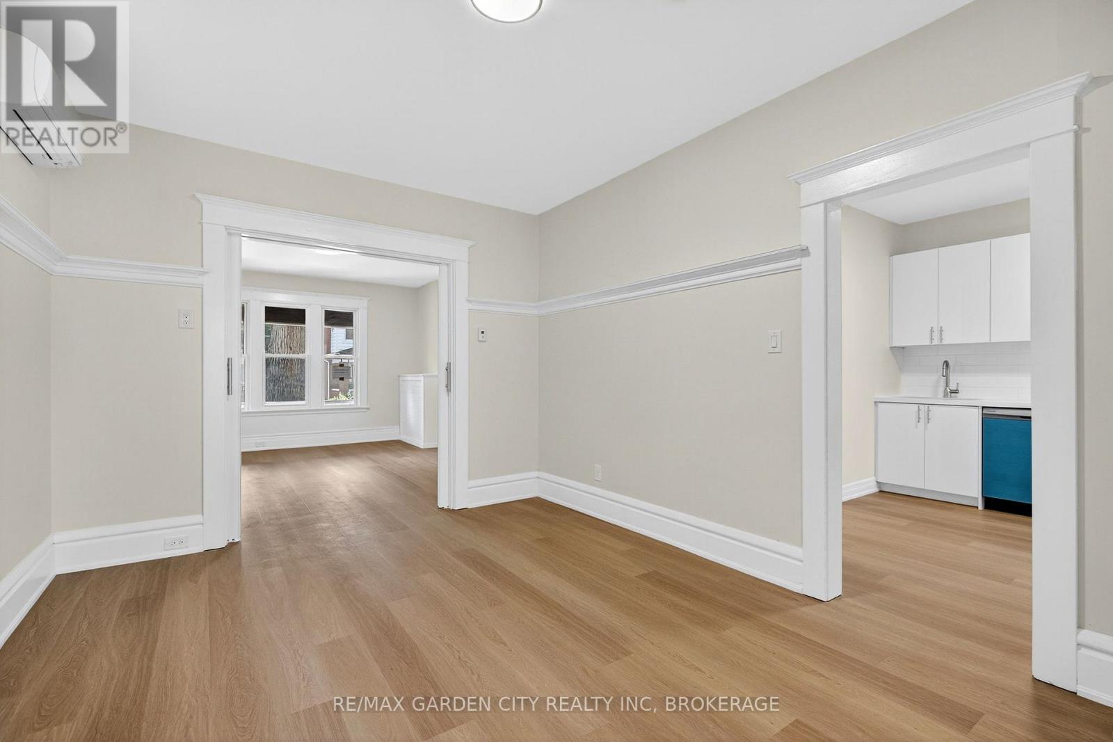 Main - 104 Carrick Avenue, Hamilton (Stripley), Ontario  L8M 2W6 - Photo 6 - X12714386