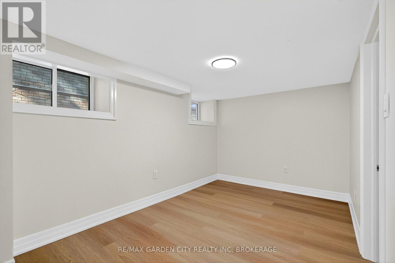 Lower - 104 Carrick Avenue, Hamilton (Stripley), Ontario  L8M 2W6 - Photo 9 - X12714476