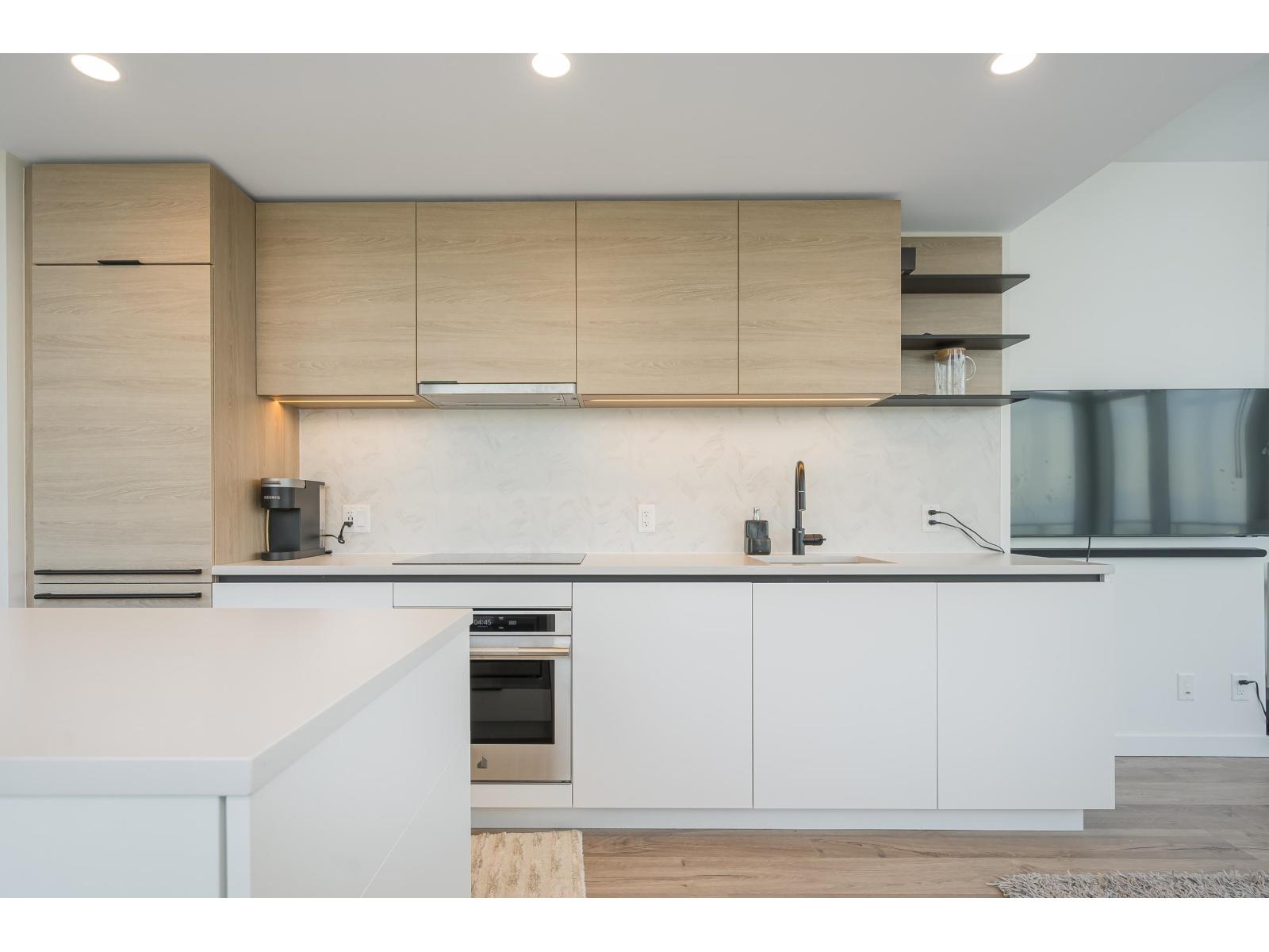 3801 10448 University Drive, Surrey, British Columbia  V3T 0S7 - Photo 11 - R3081435