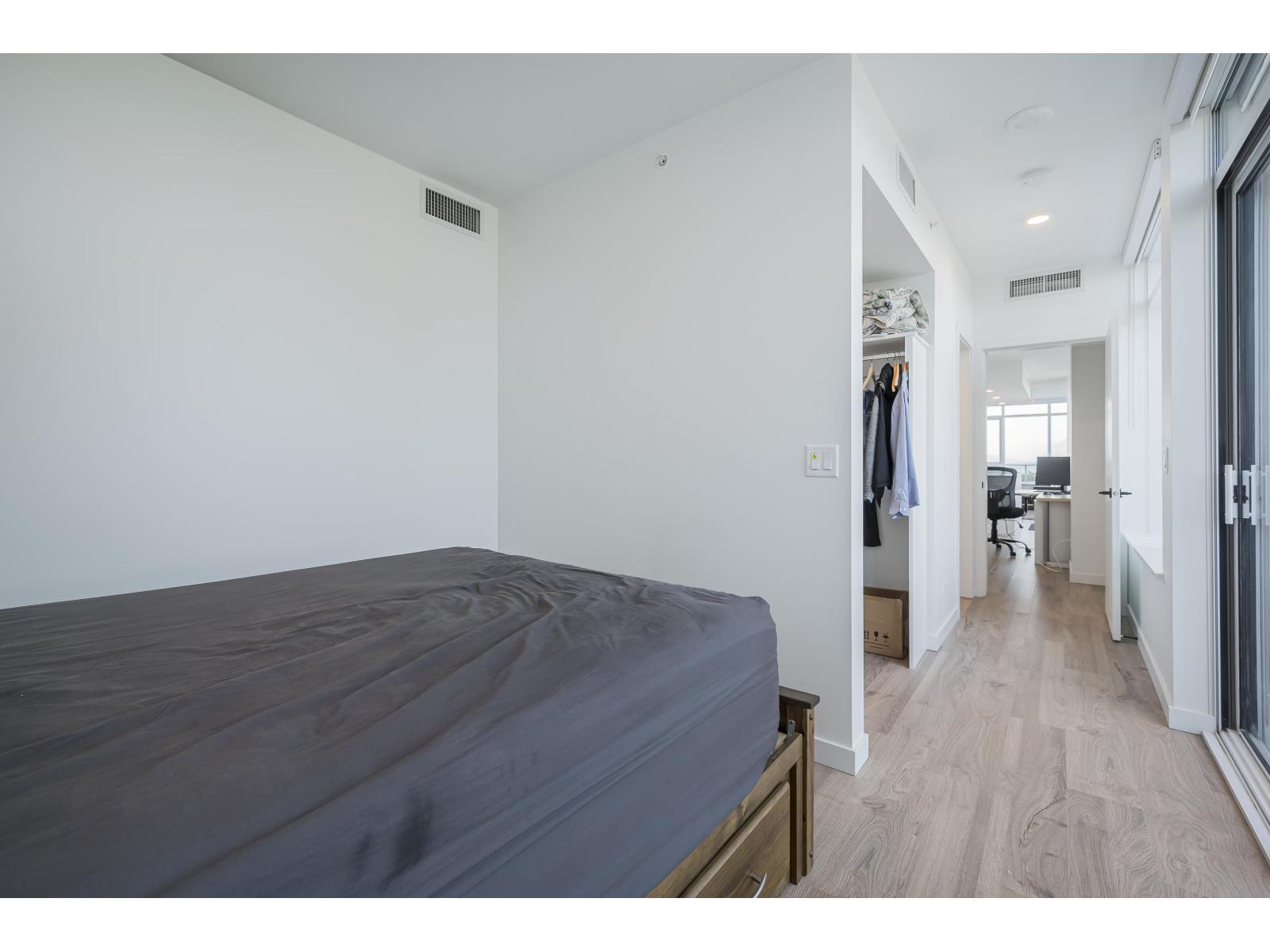 3801 10448 University Drive, Surrey, British Columbia  V3T 0S7 - Photo 16 - R3081435