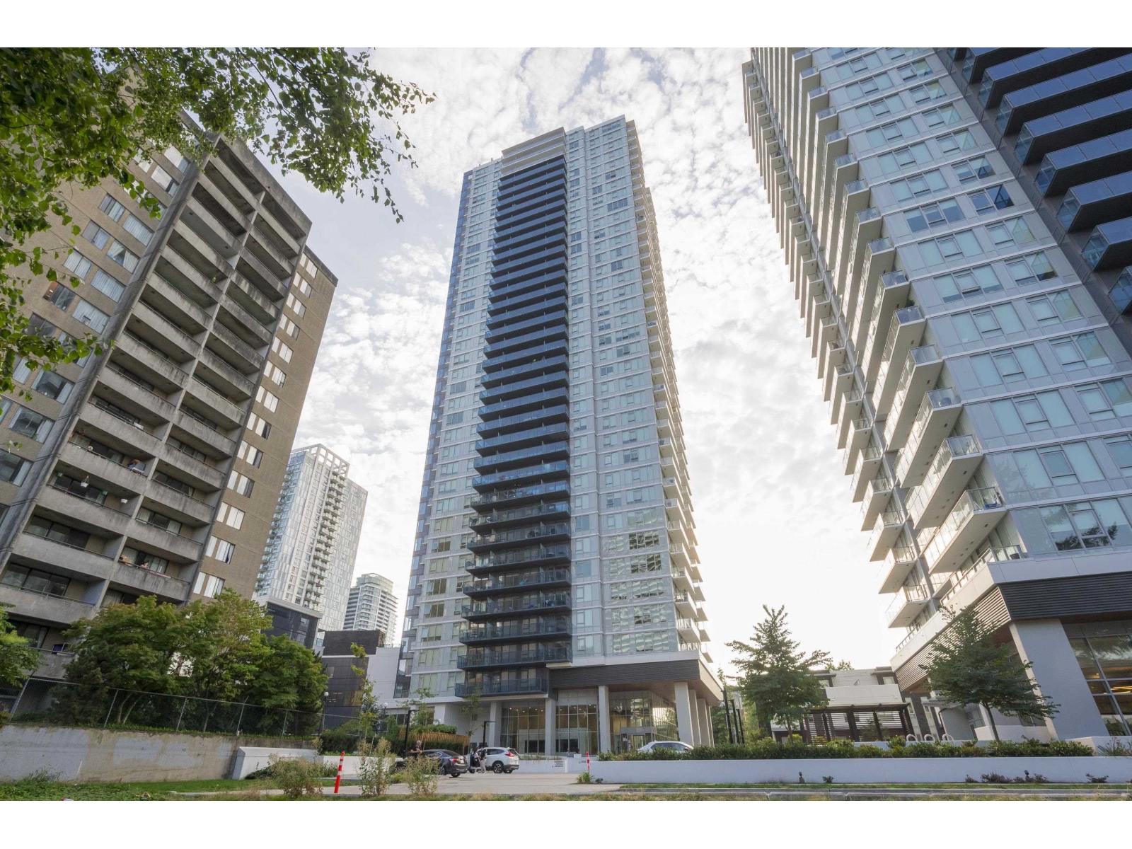 3801 10448 University Drive, Surrey, British Columbia  V3T 0S7 - Photo 2 - R3081435