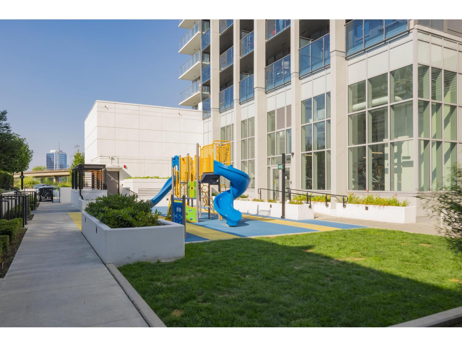 3801 10448 University Drive, Surrey, British Columbia  V3T 0S7 - Photo 38 - R3081435