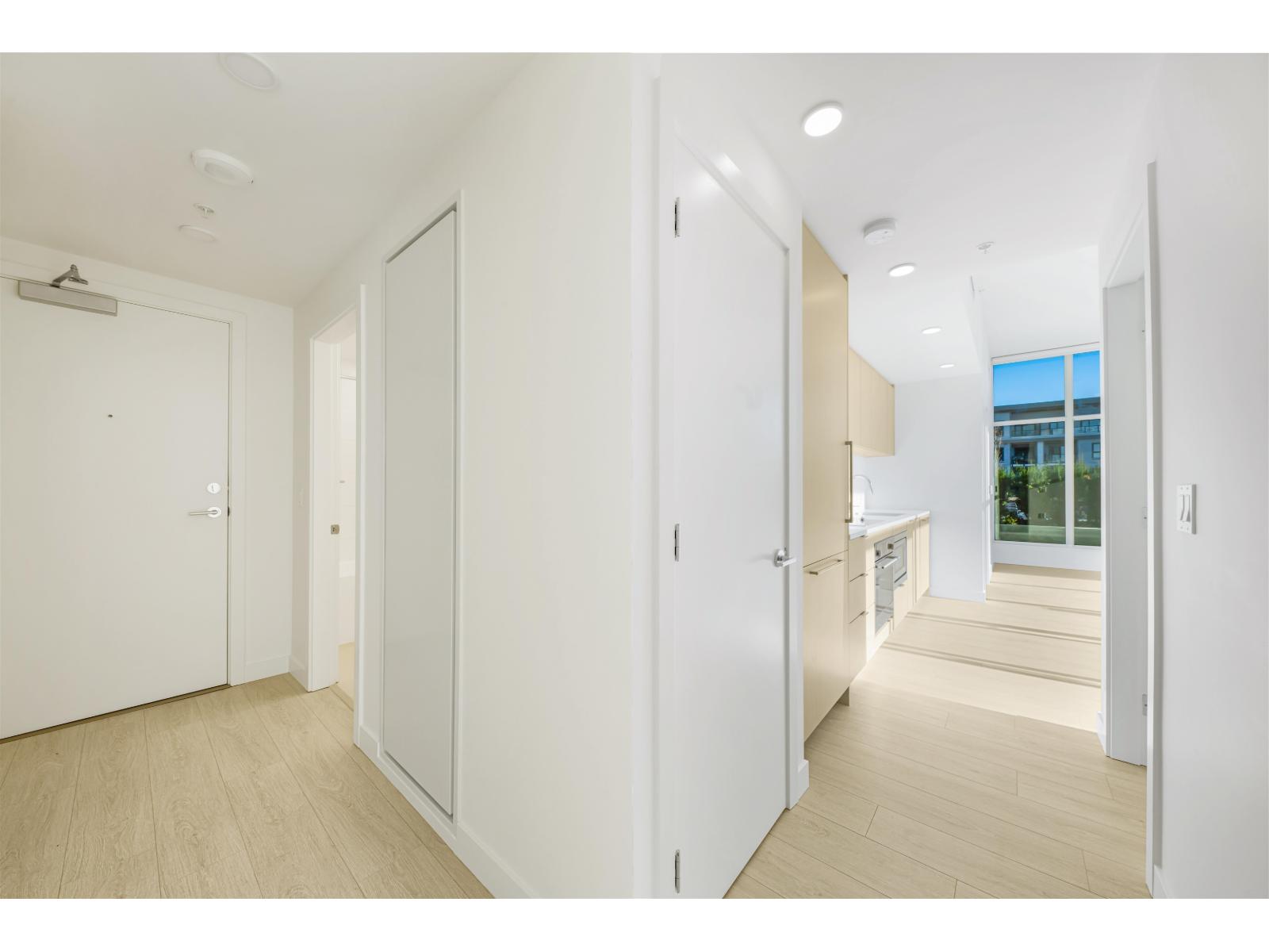 402 13675 107a Street, Surrey, British Columbia  V3T 0X2 - Photo 7 - R3081443