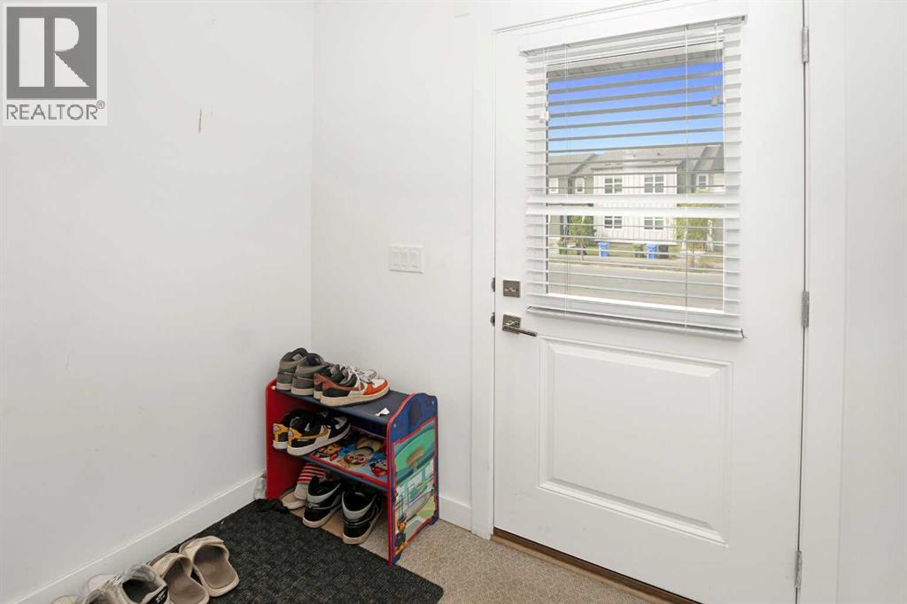 633 Savanna Boulevard Ne, Calgary, Alberta  T3J 2K2 - Photo 3 - A2280587