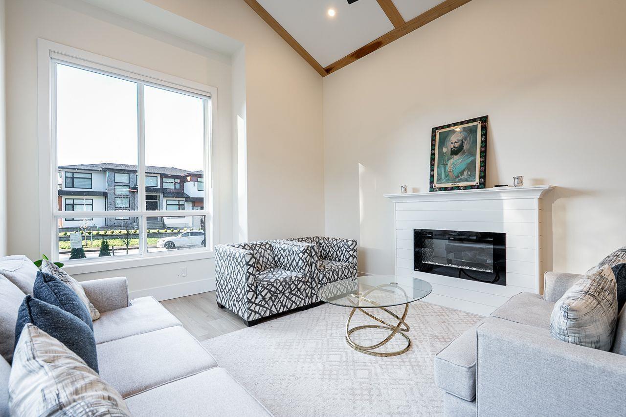 19805 32 Avenue, Langley, British Columbia  V3A 0N9 - Photo 3 - R3080977