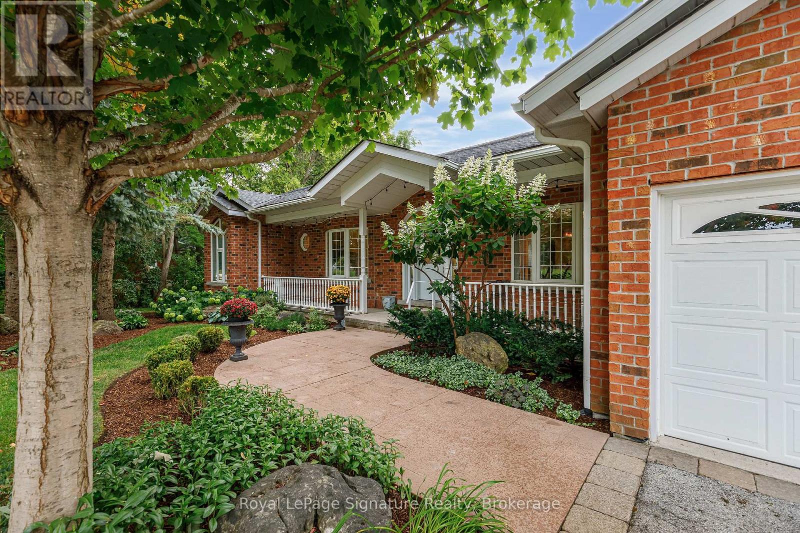 180 Russell Street E, Blue Mountains, Ontario  N0H 1J0 - Photo 4 - X12712392