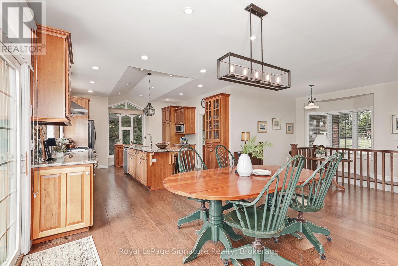 180 Russell Street E, Blue Mountains, Ontario  N0H 1J0 - Photo 6 - X12712392