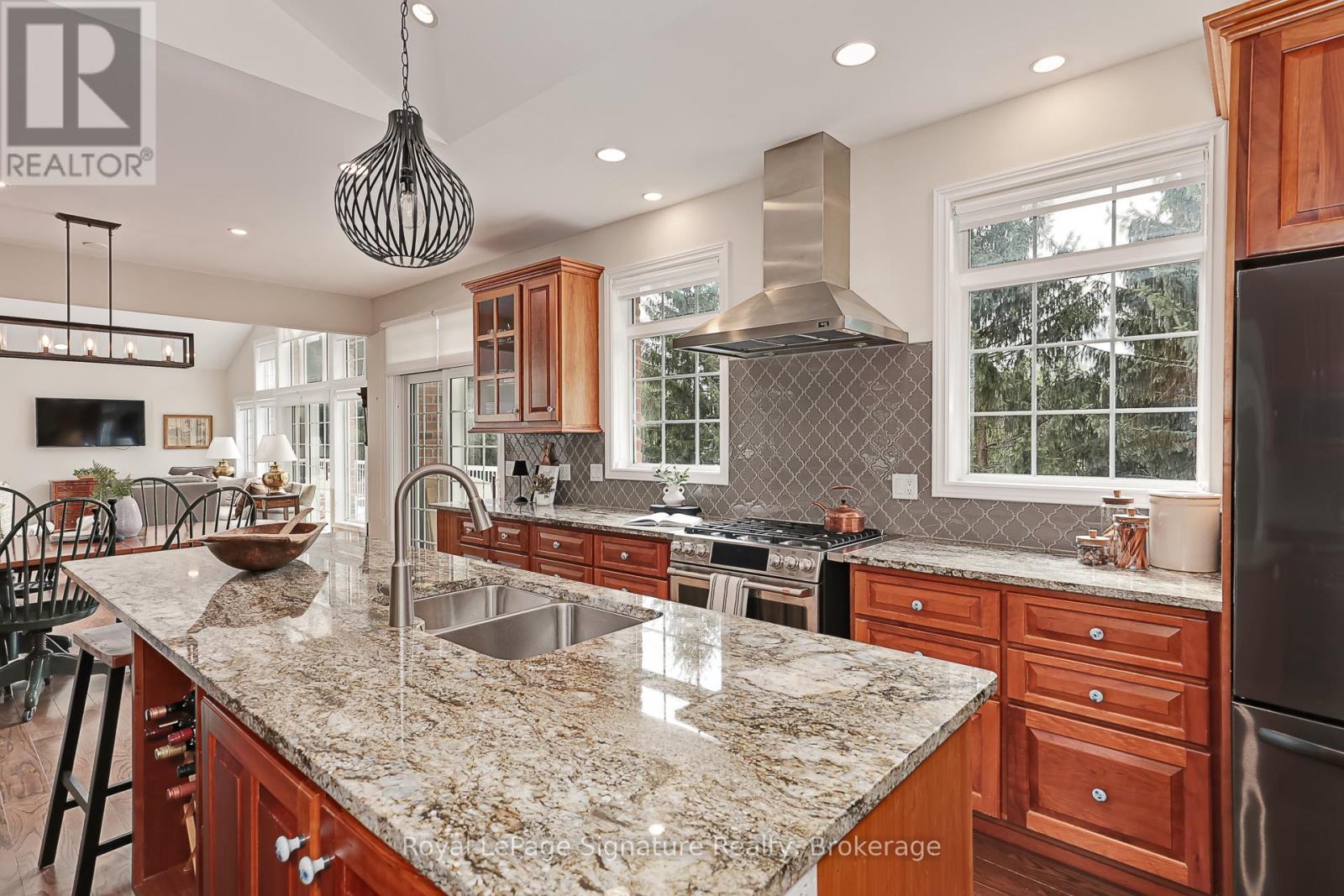 180 Russell Street E, Blue Mountains, Ontario  N0H 1J0 - Photo 9 - X12712392