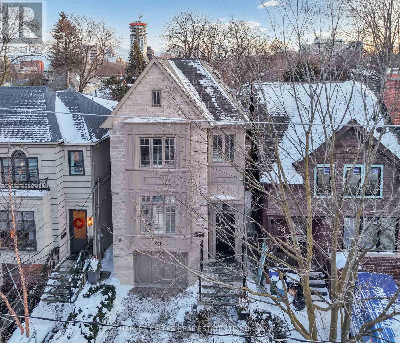 39 GORMLEY AVENUE, Toronto, Ontario