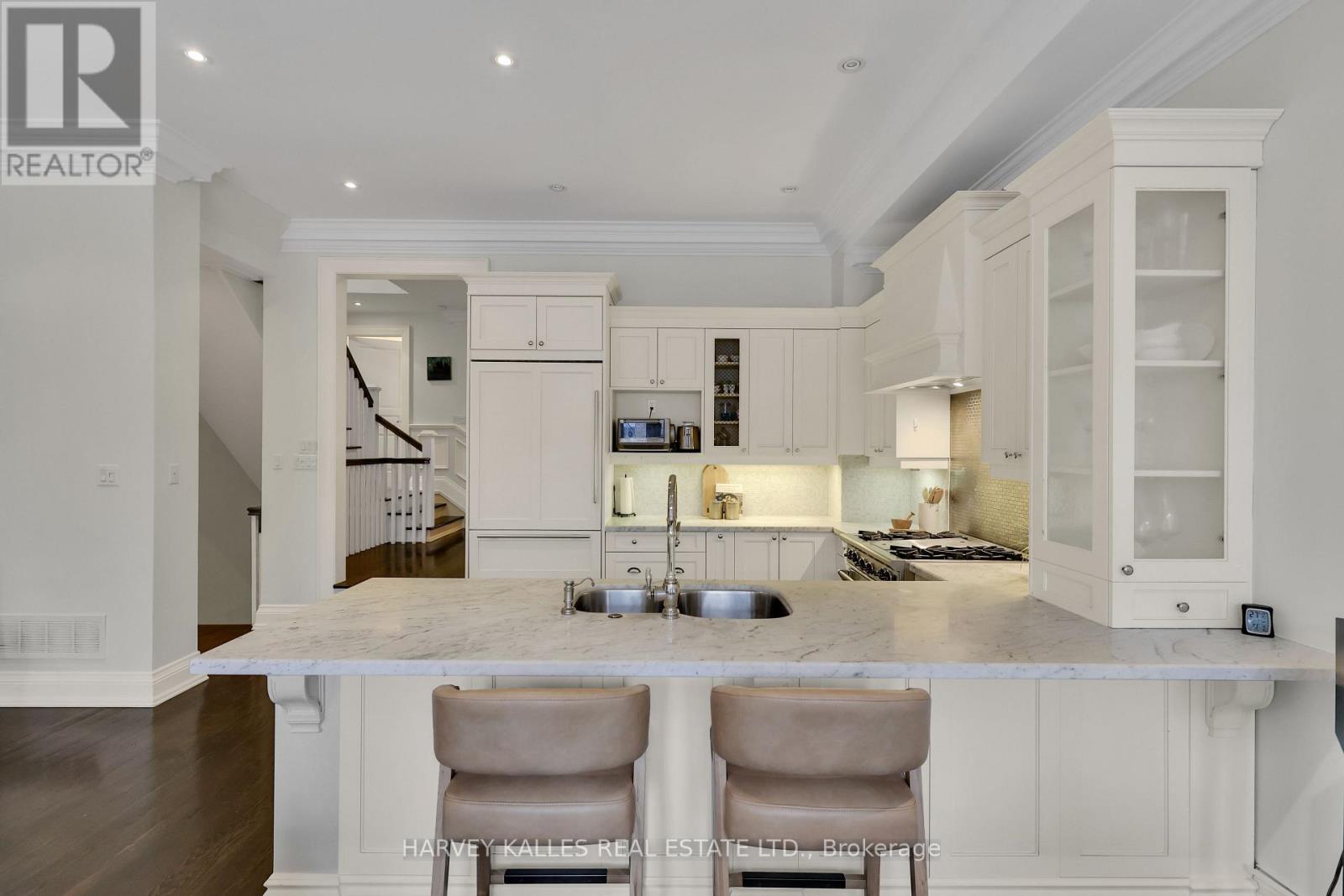 39 Gormley Avenue, Toronto, Ontario  M4V 1Y9 - Photo 17 - C12714298