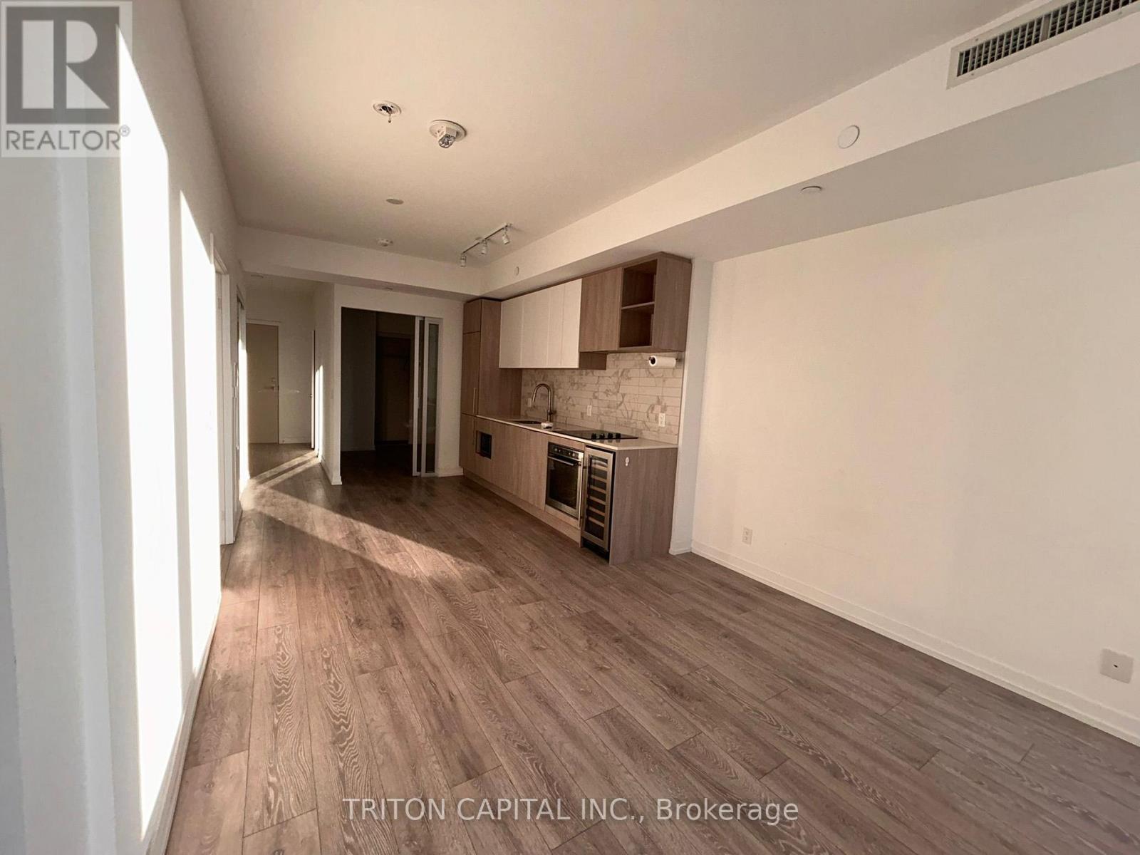 638 - 2020 Bathurst Street, Toronto, Ontario  M5P 0A6 - Photo 4 - C12714358