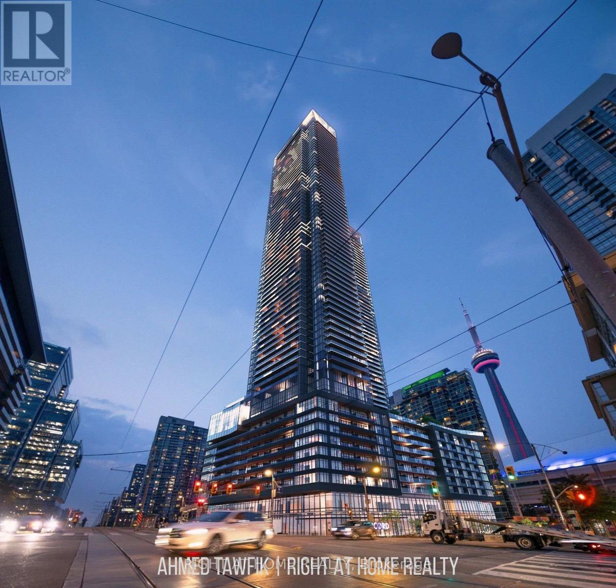 305 - 1 CONCORD CITYPLACE WAY, Toronto, Ontario