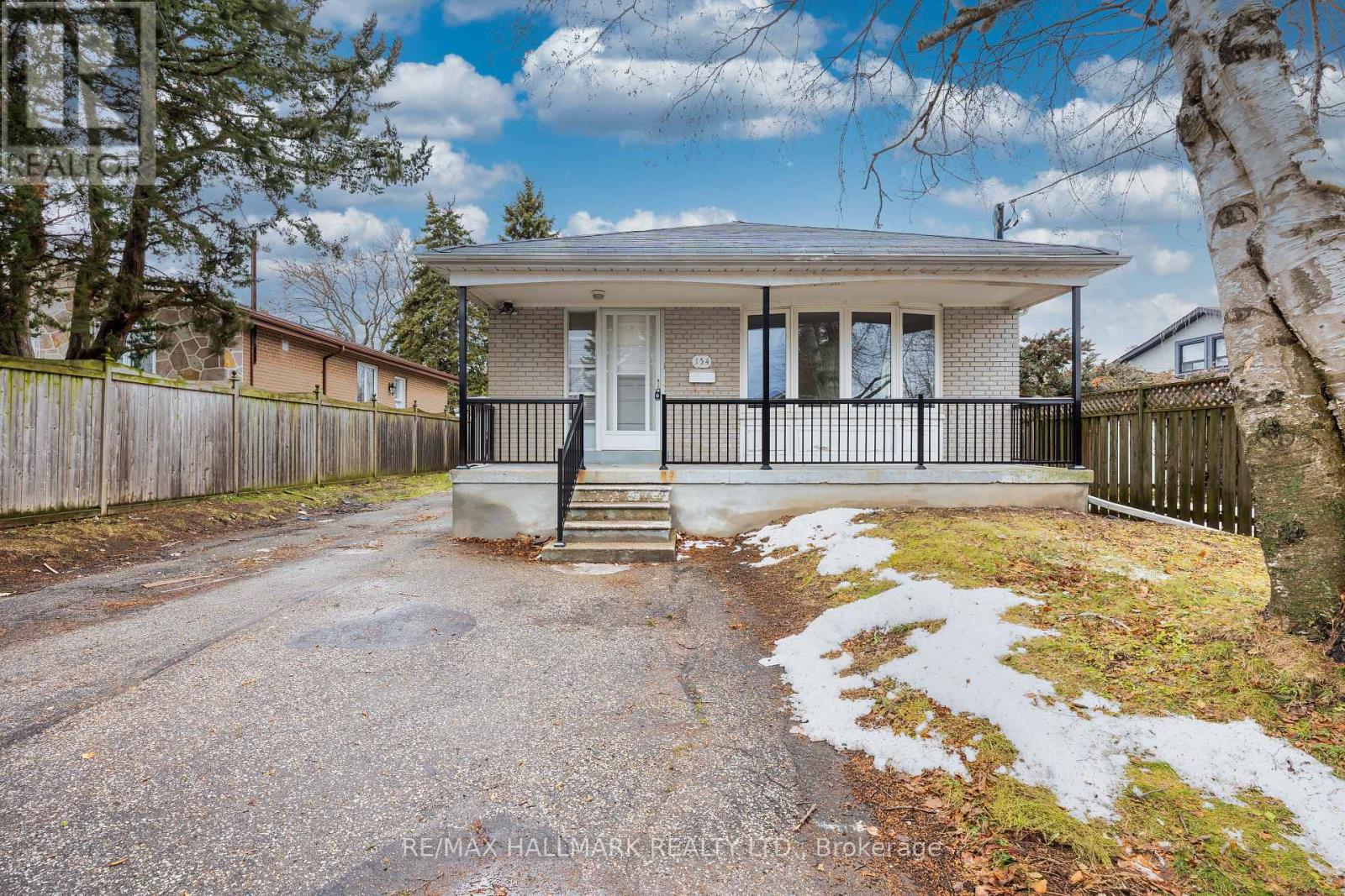 Main - 154 Fitzgibbon Avenue, Toronto, Ontario  M1K 4A8 - Photo 1 - E12714378