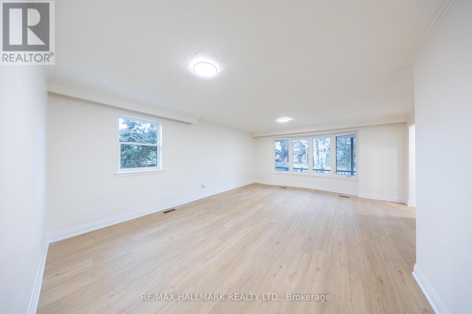 Main - 154 Fitzgibbon Avenue, Toronto, Ontario  M1K 4A8 - Photo 3 - E12714378