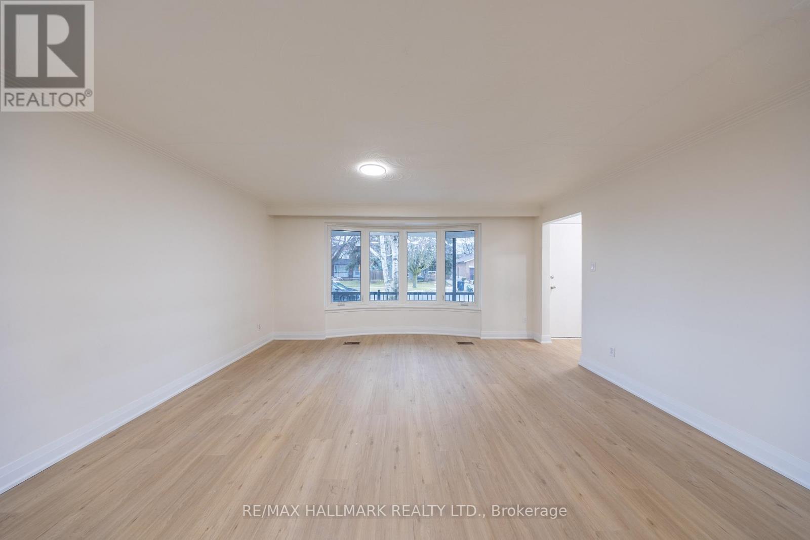 Main - 154 Fitzgibbon Avenue, Toronto, Ontario  M1K 4A8 - Photo 4 - E12714378