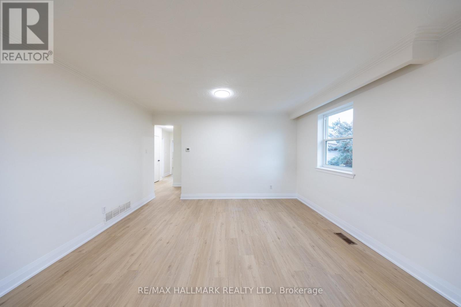 Main - 154 Fitzgibbon Avenue, Toronto, Ontario  M1K 4A8 - Photo 5 - E12714378