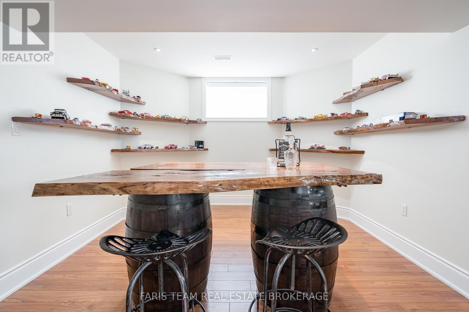 39 Vanderpost Crescent, Essa (Thornton), Ontario  L0L 2N0 - Photo 30 - N12714302