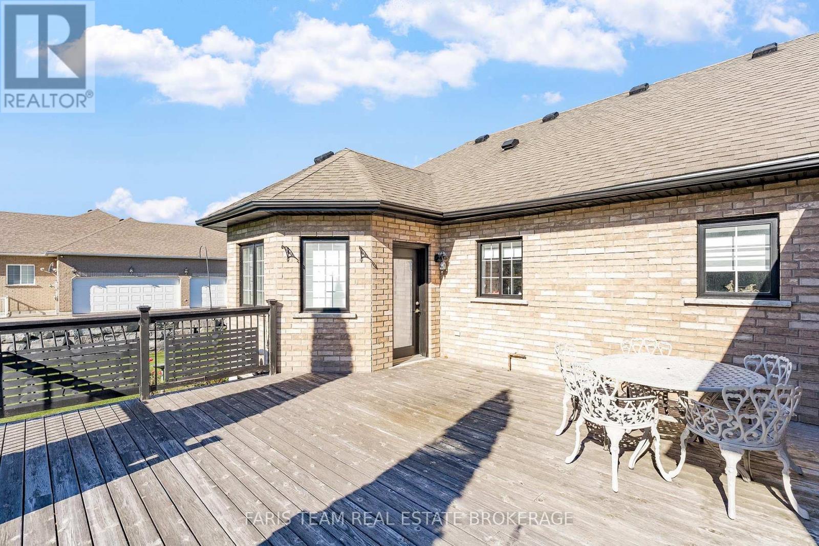 39 Vanderpost Crescent, Essa (Thornton), Ontario  L0L 2N0 - Photo 35 - N12714302