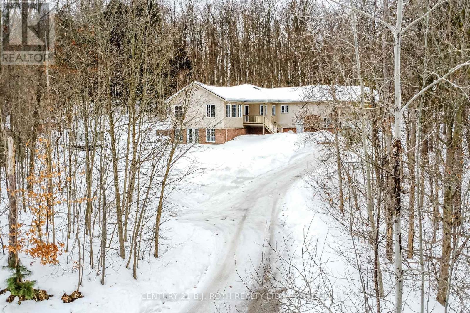 4927 25 Side Road, Essa, Ontario  L4M 4S4 - Photo 5 - N12714408